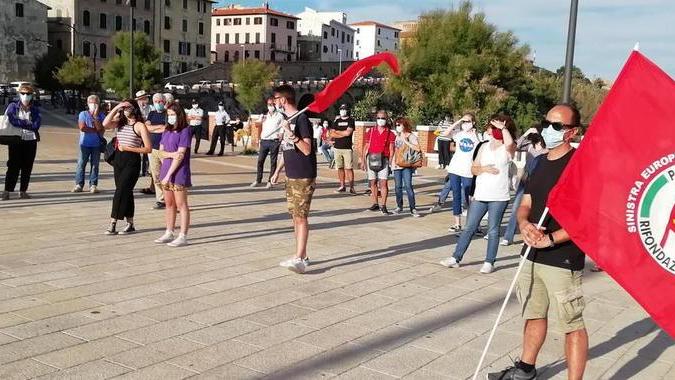 In piazza Bovio per protestare e dire no al razzismo