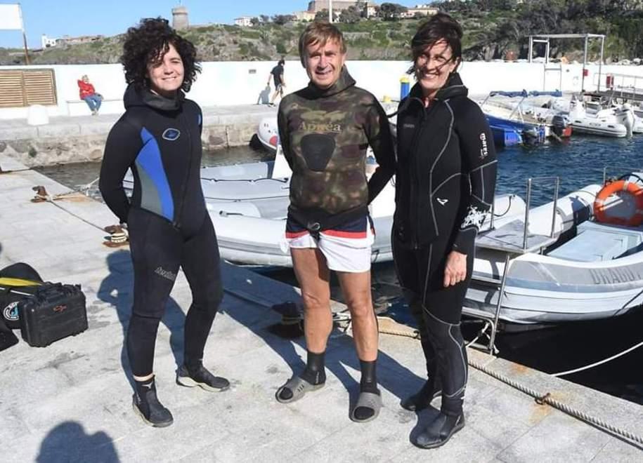 Il ritorno della foca monaca fa sognare Capraia: «Una svolta per l'isola, ora statua e gadget» 