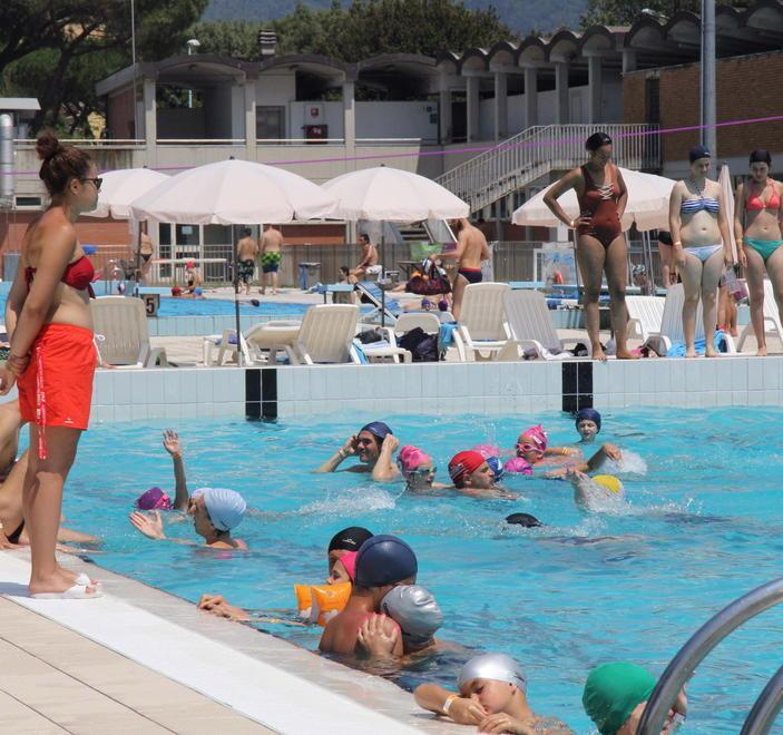 A Prato la piscina riapre lunedì A Carmignano solo a settembre 
