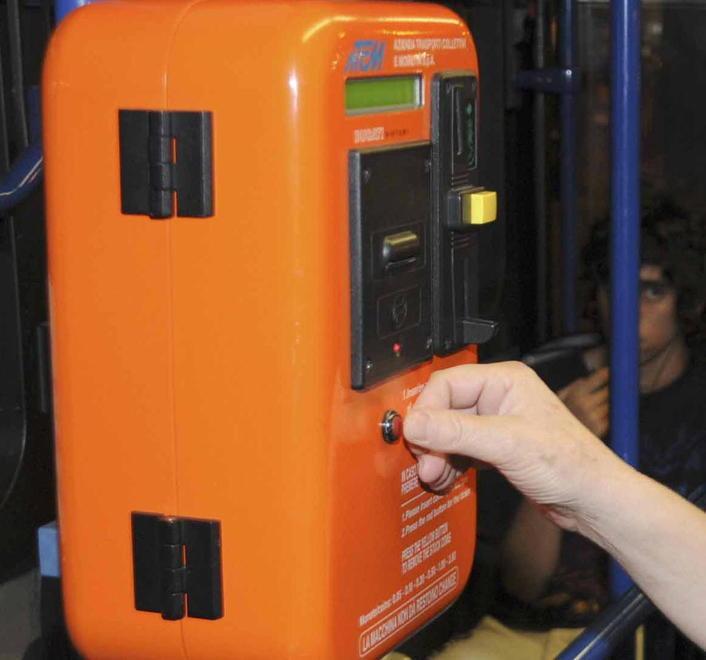 Bus, disagi e multe tra aree off limits e macchinette lontane 