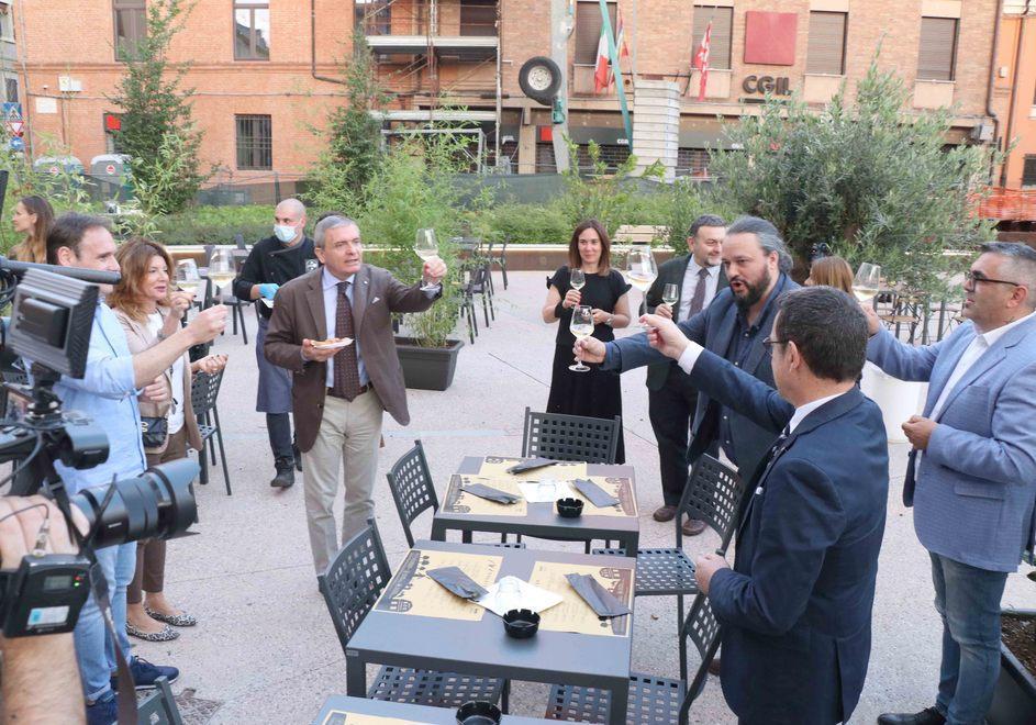 Movida sicura con i tavolini