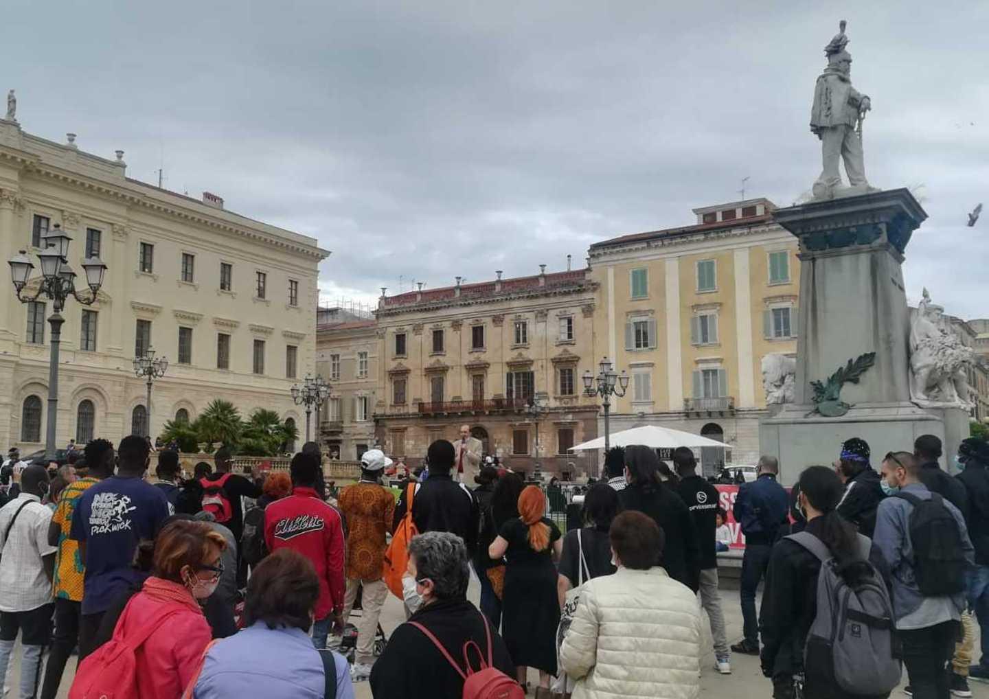 “Black lives matter” ieri in piazza d’Italia