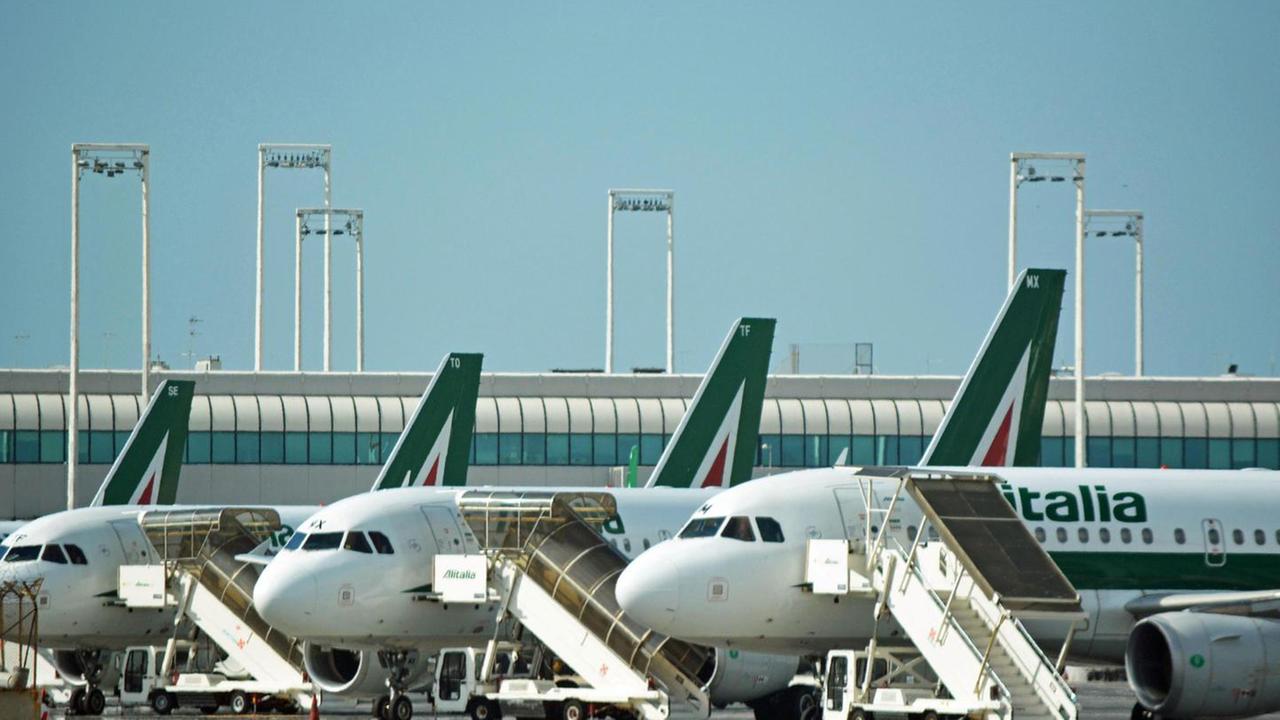 La Regione ad Alitalia: più voli su Alghero e Olbia 