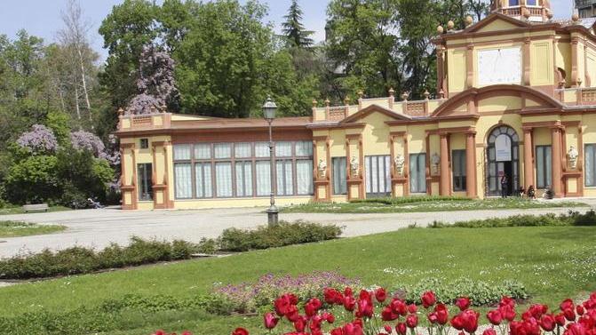 Modena Ragazzina beve e sviene: multa a chi ha venduto le bottiglie di vodka