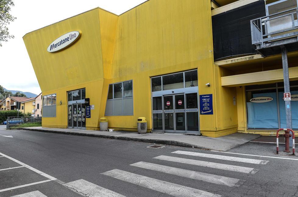 Parcheggi sul tetto e passerella per la Coop all’ex Mercatone uno di viale Puccini 