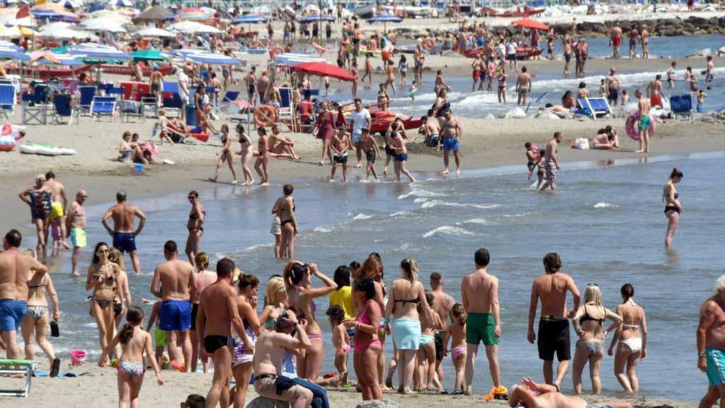 Dramma turismo a Massa Carrara: «Hotel chiusi e zero stranieri, un calo dell’80%»