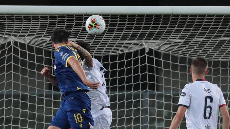 Partita vera: 3 gol, 2 “rossi” Il Verona continua a volare, per Zenga partenza falsa