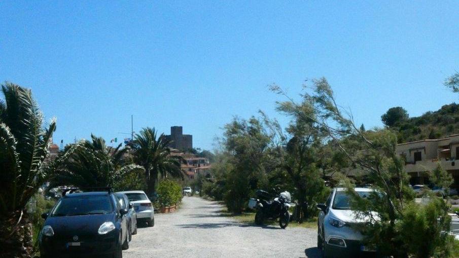 Parcheggio selvaggio e cimitero di barche Due ferite per Talamone e il suo turismo