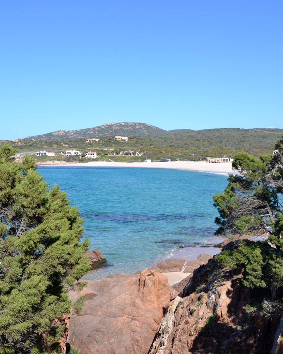 Lotta all’abusivismo sulle spiagge di Trinità: più vigili in campo