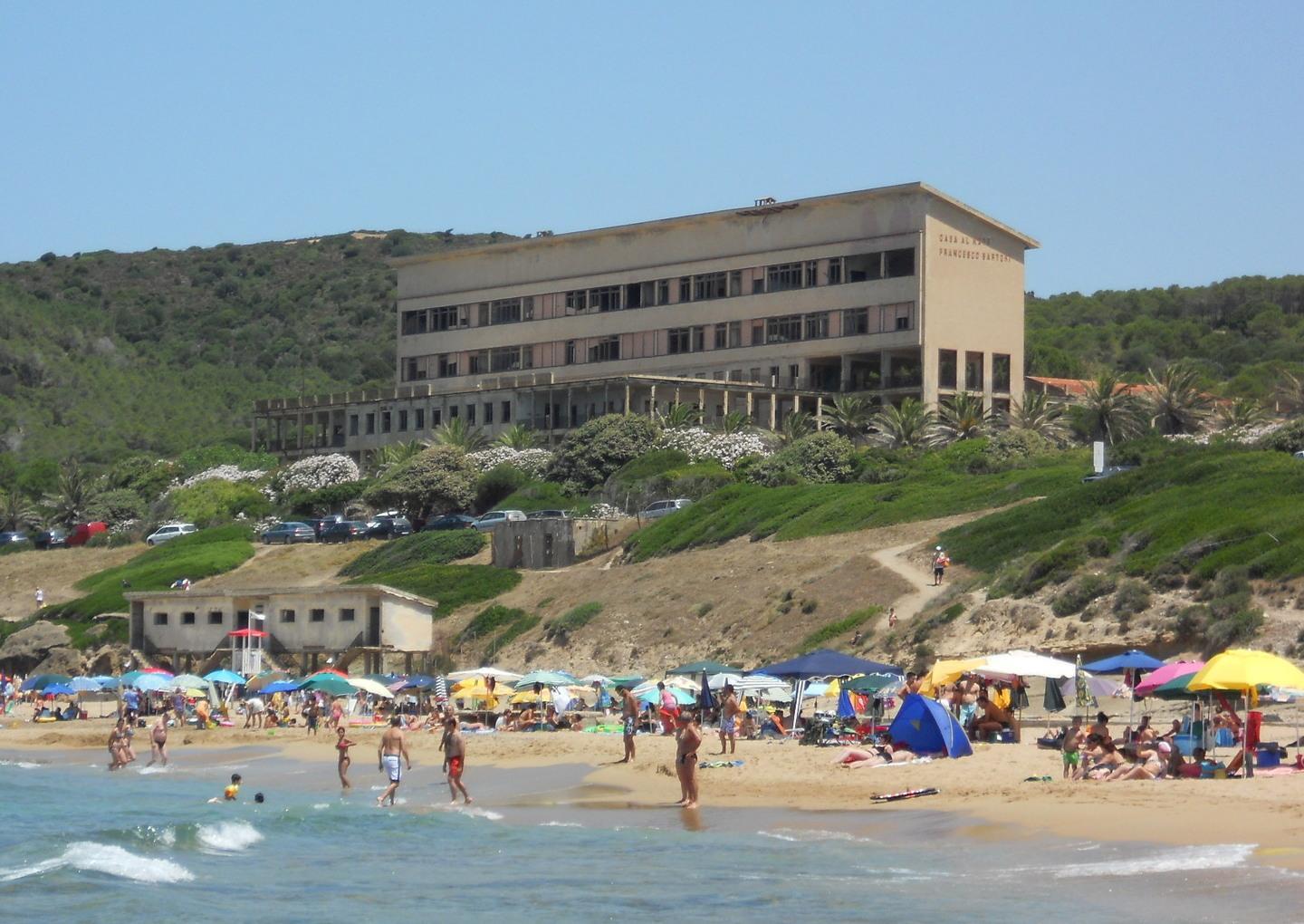 No all’hotel sul mare a Funtanazza: contrasta con il Ppr 