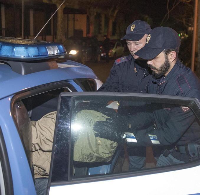 Rissa in via Roma, quattro arresti
