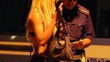 Prostituta cacciata due volte da Reggio resta e viene assolta «Non è un reato»