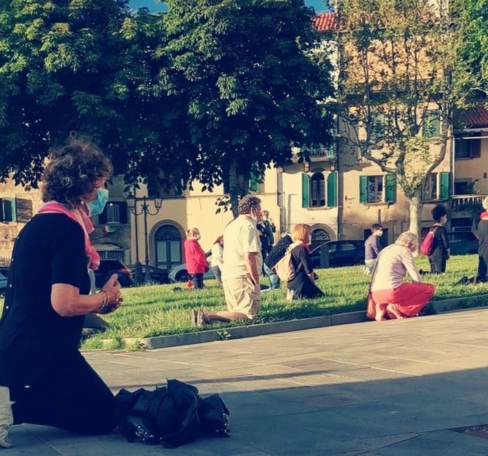 Flash mob contro il razzismo Anpi Amiata in piazza