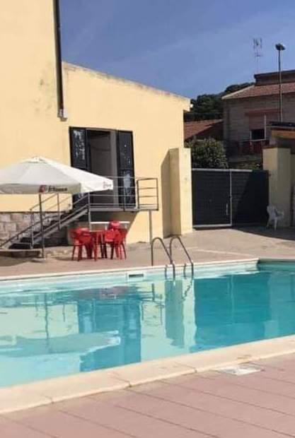 La piscina comunale ha riaperto al pubblico 