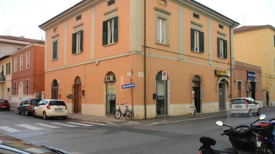 Minorenne armato di mazza da baseball. I residenti: «Qui è ormai terra di nessuno»