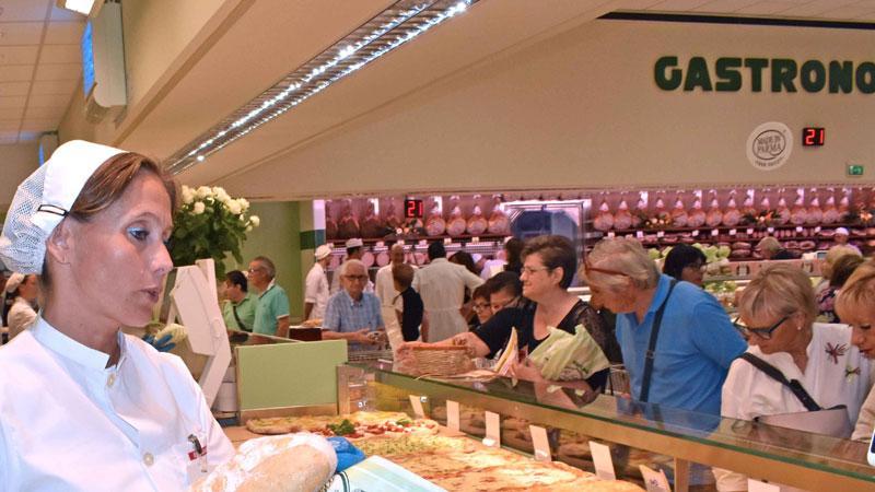 Supermercato di Pisa assume: selezione per 10 posti. Come candidarsi
