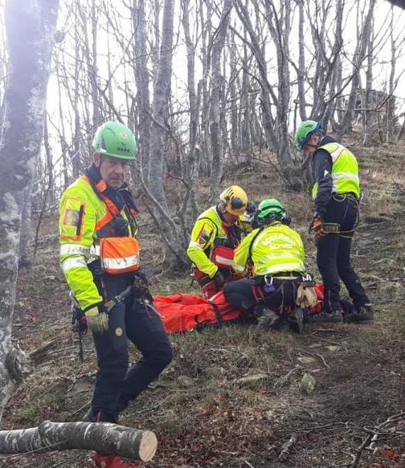 Il Sast salva 80enne perso nel bosco intorno a Canepari