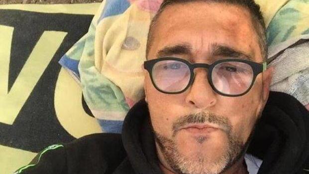 Muore a 49 anni, gli amici lo cercavano da mesi