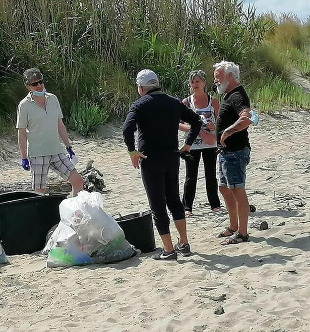 Decine di sacchi di spazzatura raccolti nel cuore del Parco 