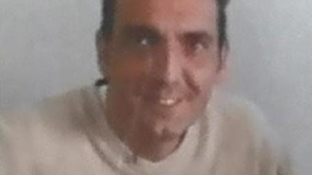 Oggi c’è l’ultimo saluto al 44enne morto in casa