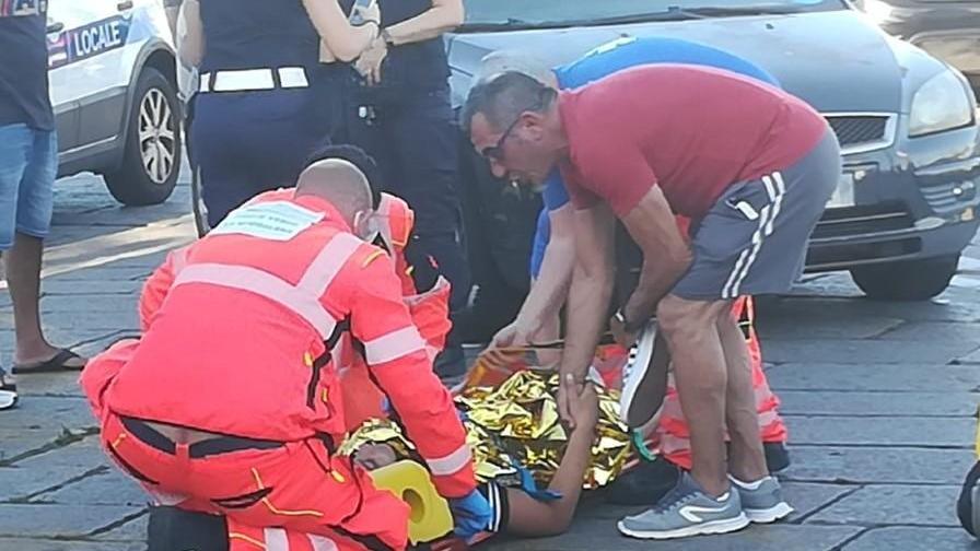 Ragazza investita al centro storico