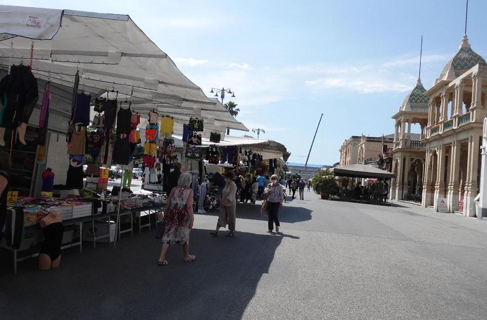 A Viareggio giovedì 25 mercato tutto il giorno 