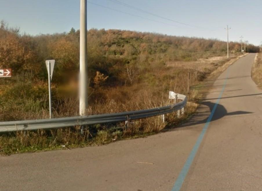 Un covo di spaccio dentro la macchia Droga sotto sequestro