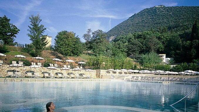 Grotta Giusti, la piscina riapre il 10 luglio