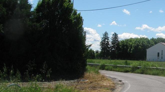 Manovra errata Postino con l’auto dentro il canale