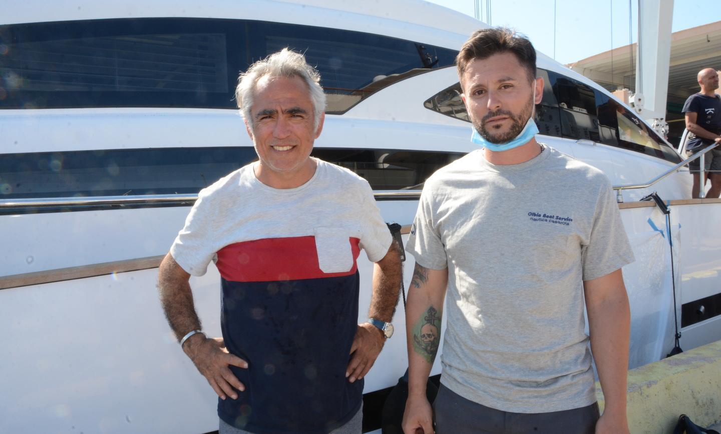 In mare per morire, lo salvano 