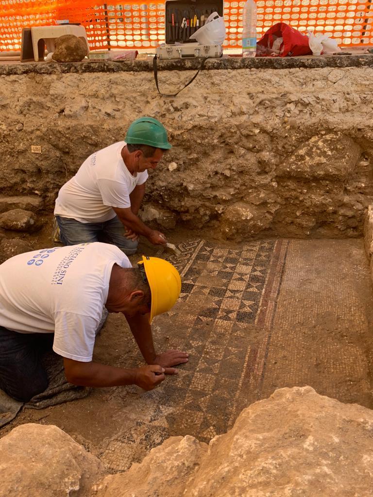 Archeologia, a Porto Torres riemerge un prezioso mosaico romano