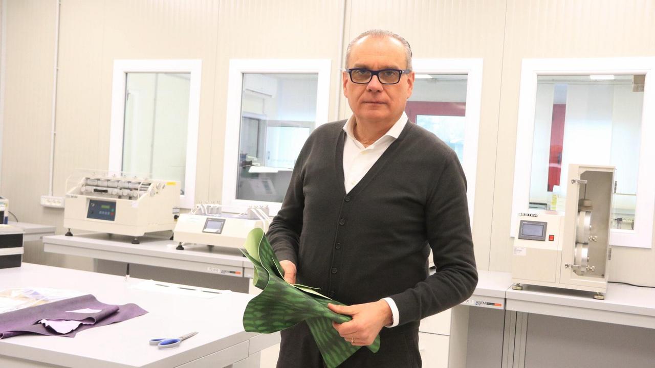 Giuseppe Bartolini quando dirigeva il laboratorio del Buzzi