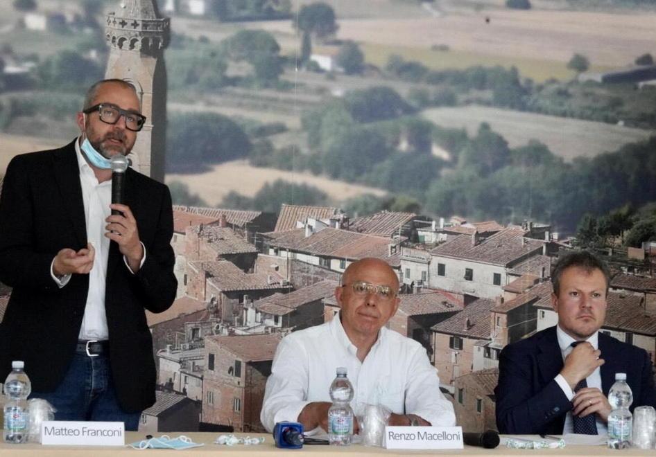 Da sinistra i sindaci Matteo Franconi e Renzo Macelloni e Marco Marcatili di Nomisma (foto Franco Silvi)