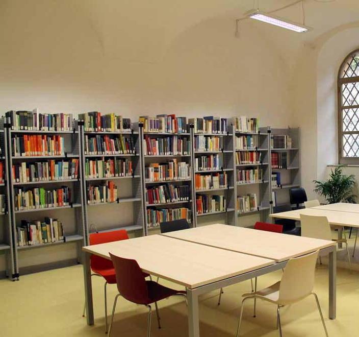 Da lunedì biblioteca riaperta Ma il flash-mob ci sarà lo stesso 