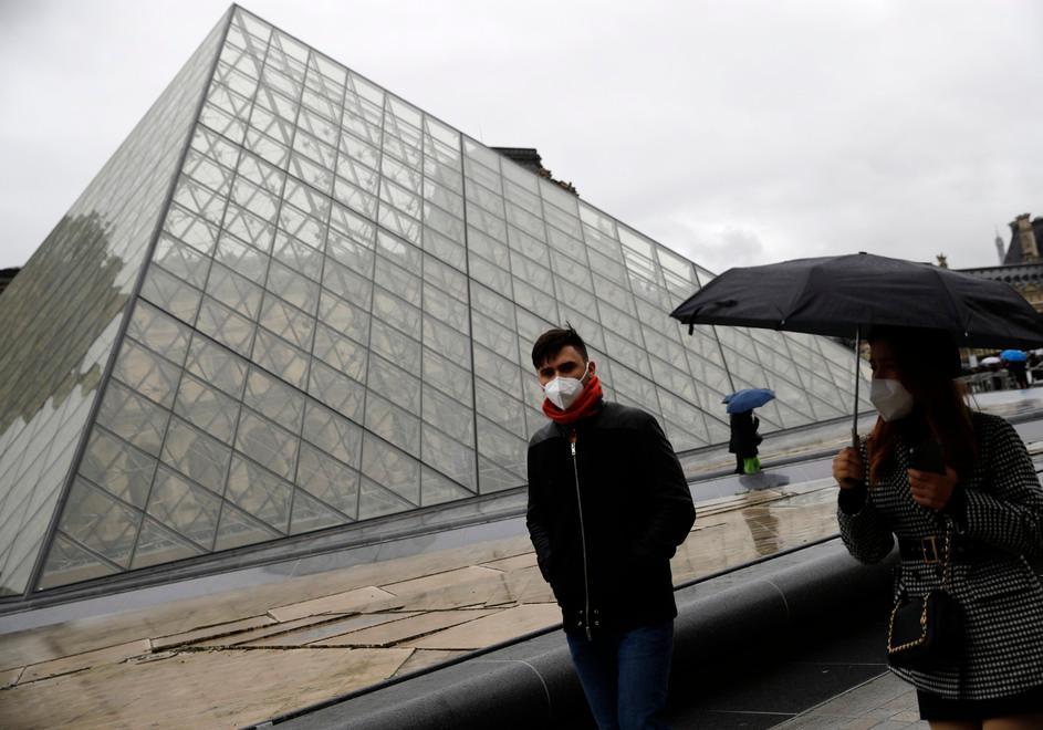 Louvre, rosso di 40 milioni 