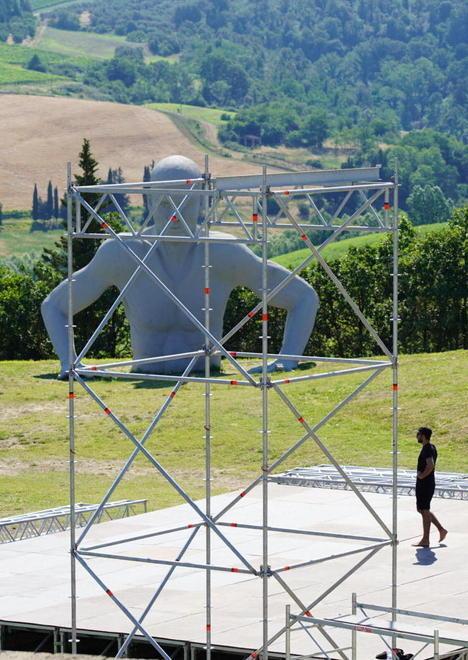 Sedici serate per un mese di spettacoli all’aperto