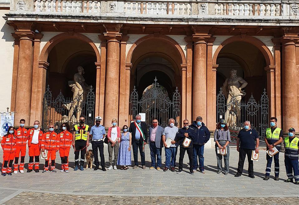 Mascherine ai cittadini Il grazie del sindaco