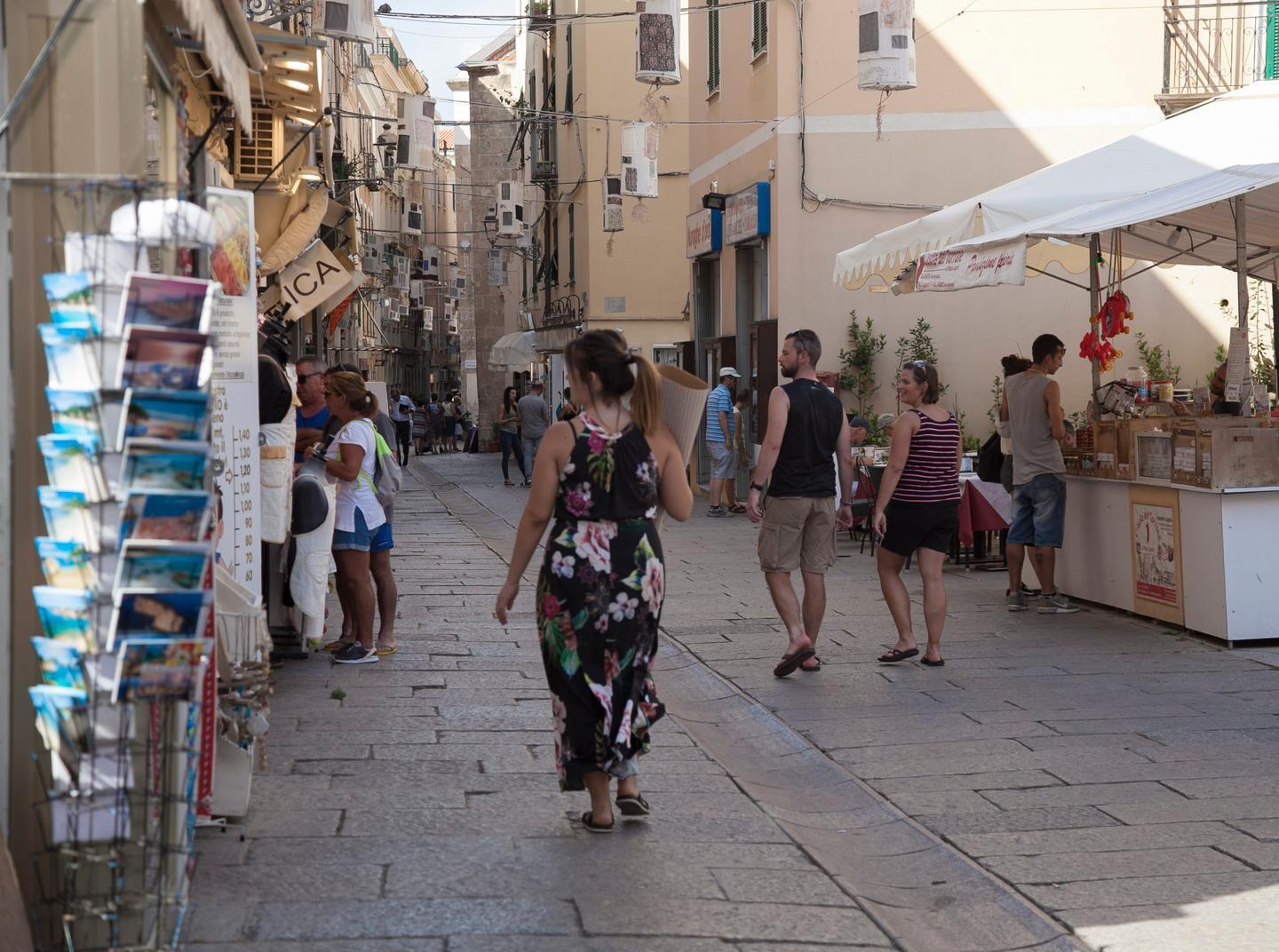 Si perde nei vicoli ad Alghero, paura per un bimbo di 6 anni 