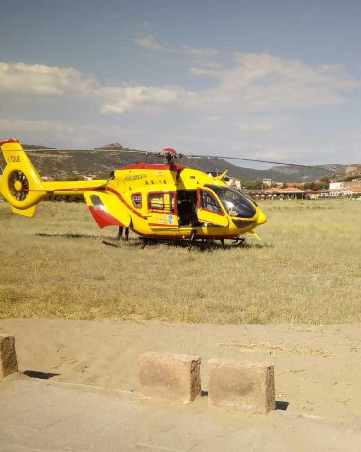 Si tuffa e finisce sulle rocce bambino ferito a Bosa 