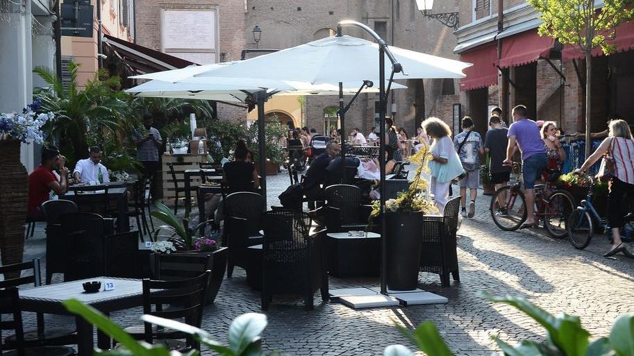 Spilamberto scende in strada per il primo “salotto” estivo
