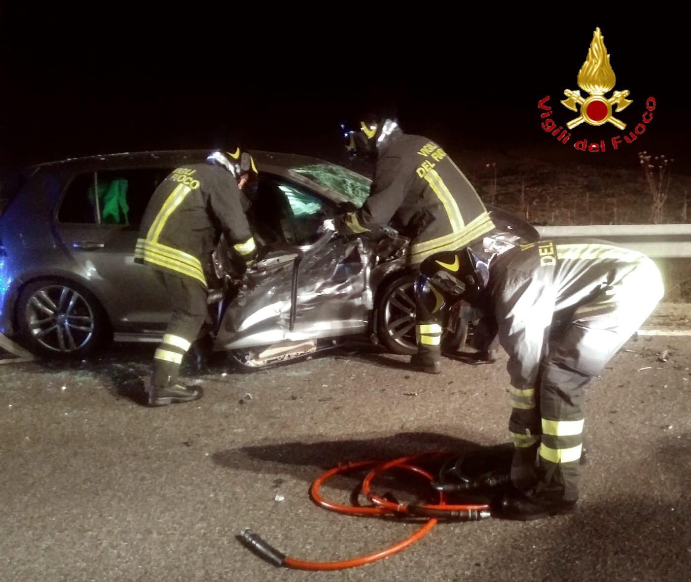 Scontro frontale sulla 129 al bivio per Orotelli: feriti i conducenti provenienti dal Sassarese 