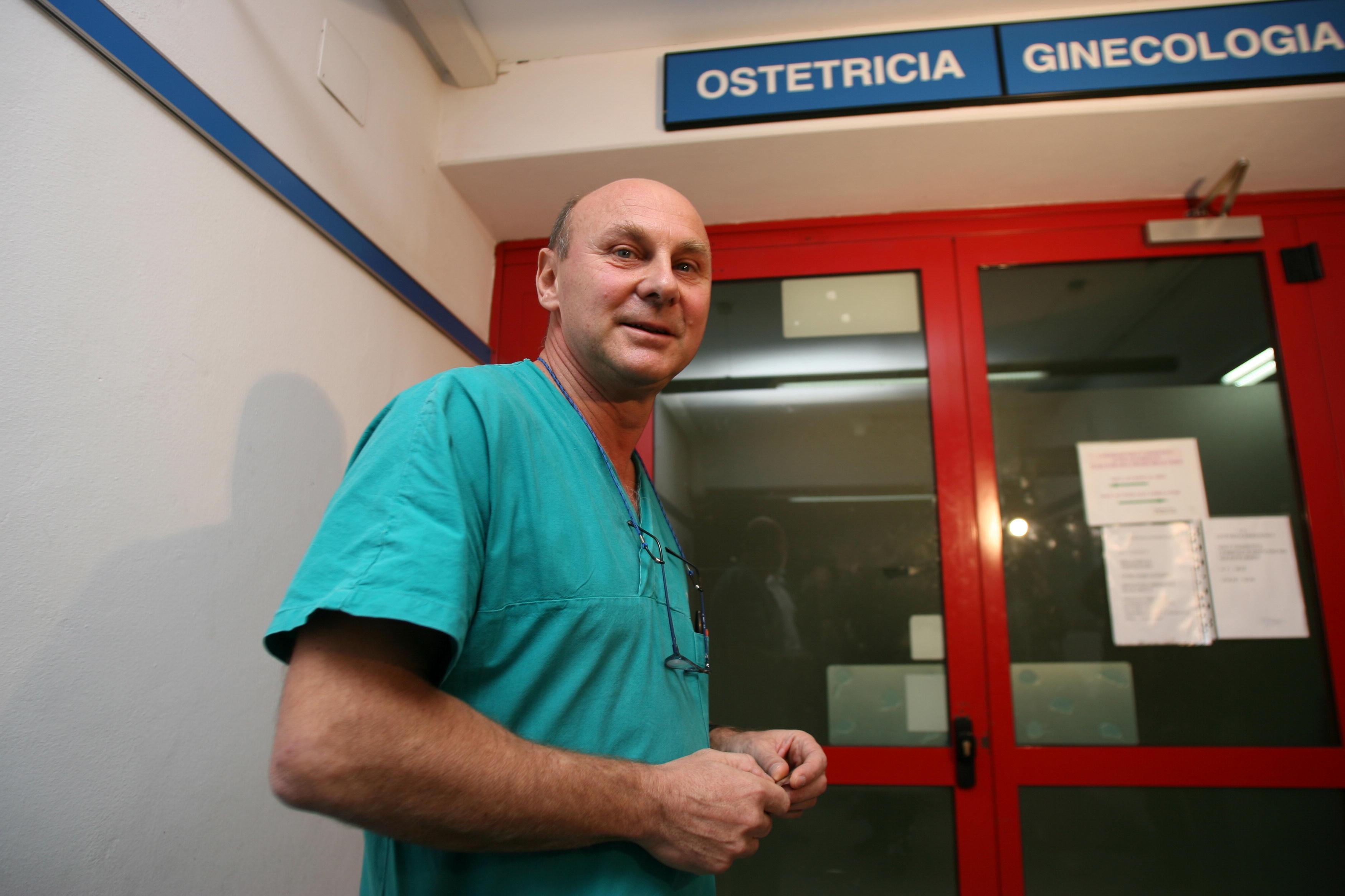 Pillola abortiva, il pioniere del farmaco in Italia: "La sperimentazione, gli scontri con il ministro e quelli tesi assurde" 
