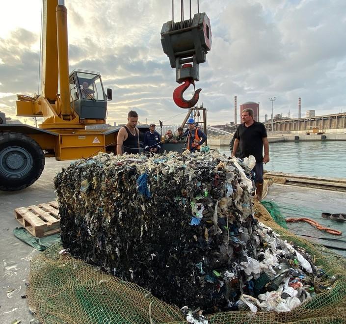Ecoballe, il giallo della fideiussione: esposto di Greenpeace contro il presidente Rossi 