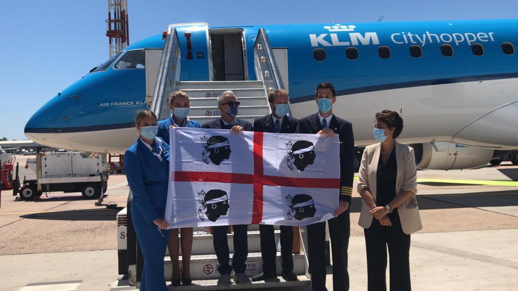 Il primo volo internazionale all'aeroporto di Cagliari-Elmas dopo il lockdown (foto Mario Rosas)