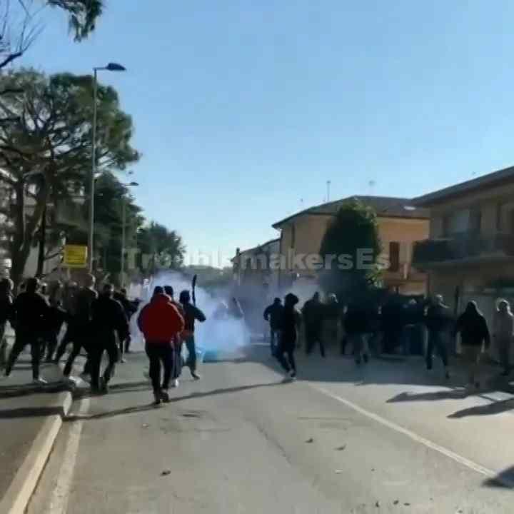 Scontri tra tifosi di Modena e Rimini: 19 diffide