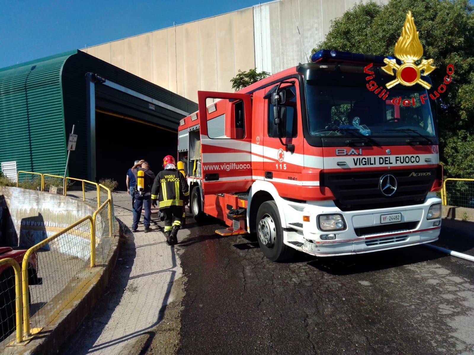 L'intervento dei vigili del fuoco a Tossilo