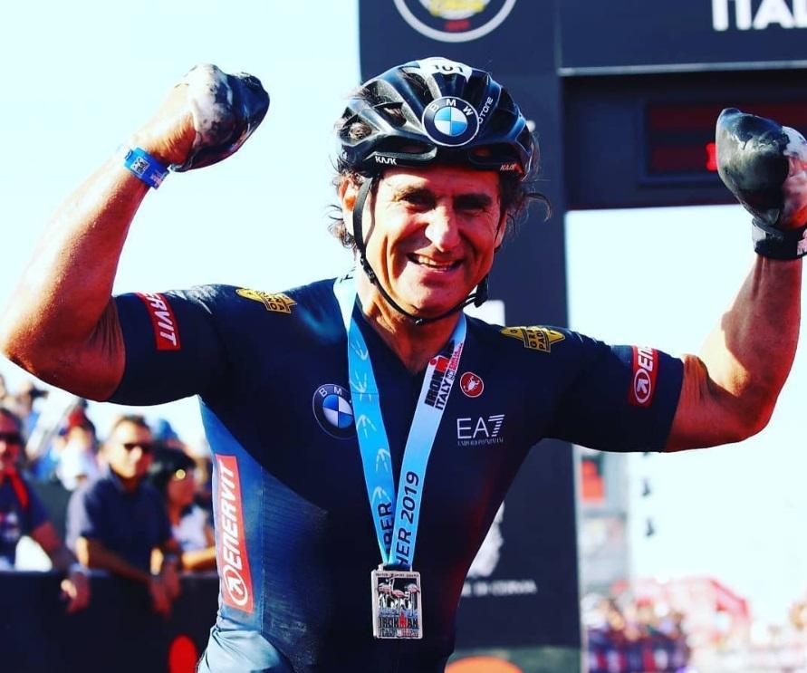 Zanardi, guerra di perizie sulla posizione del camion: "Invase la corsia", "Manovra fisiologica"