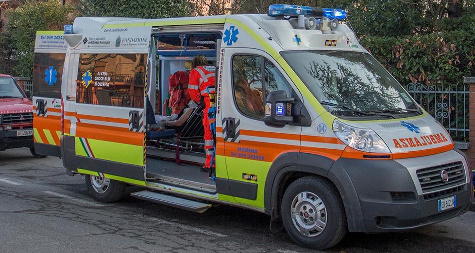 Savignano, litiga col vicino e gli morde un orecchio 
