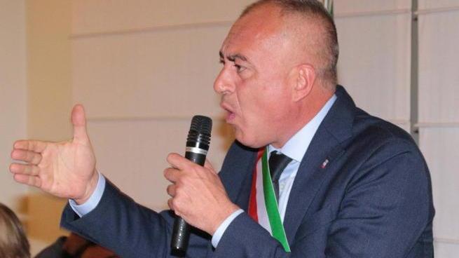 Camioncino di Ersu prende fuoco a Casoli: illeso il guidatore