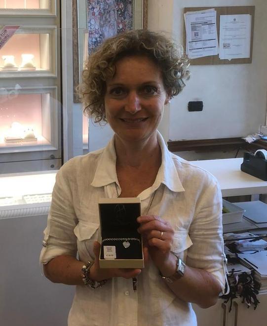 Un bracciale per dire grazie a tutti i sanitari